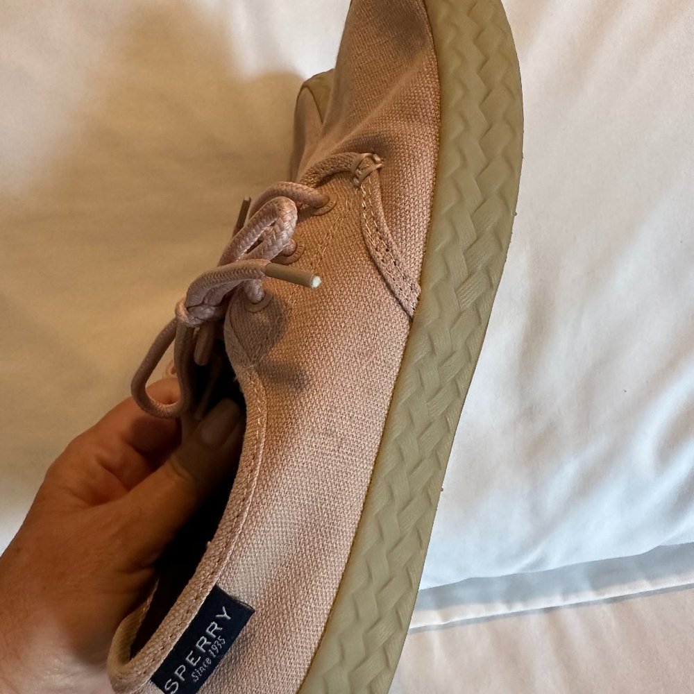 Sperry Topsider Canvas Sneaker Pink Rubber Sole Lace Up Sneaker